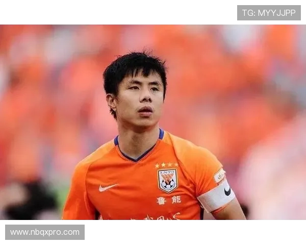 蒿俊闵再度闪耀绿茵场领衔球队展现老将风采书写全新传奇篇章