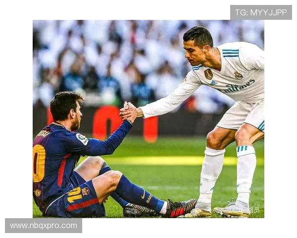 C罗与伊布在央视的巅峰对决谁才是真正的足球传奇之王 C罗与伊布在央视的巅峰对决谁才是真正的足球传奇之王