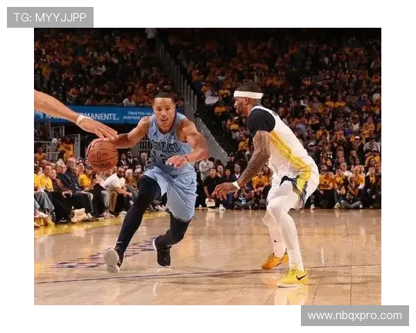 勇士与灰熊激战一触即发期待精彩对决与精彩表现 勇士与灰熊激战一触即发期待精彩对决与精彩表现